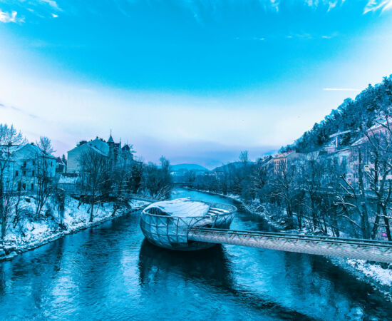 Murinsel in Graz in winter